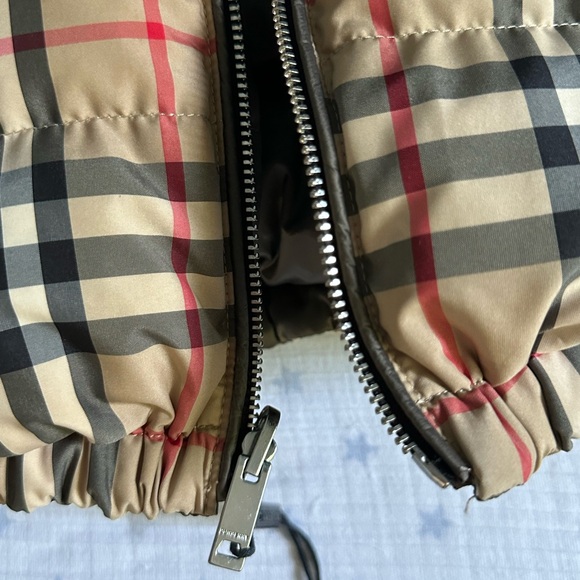 🔴 SOLD 🔴 Kids Burberry Puffer Jacket - Picture 7 of 13
